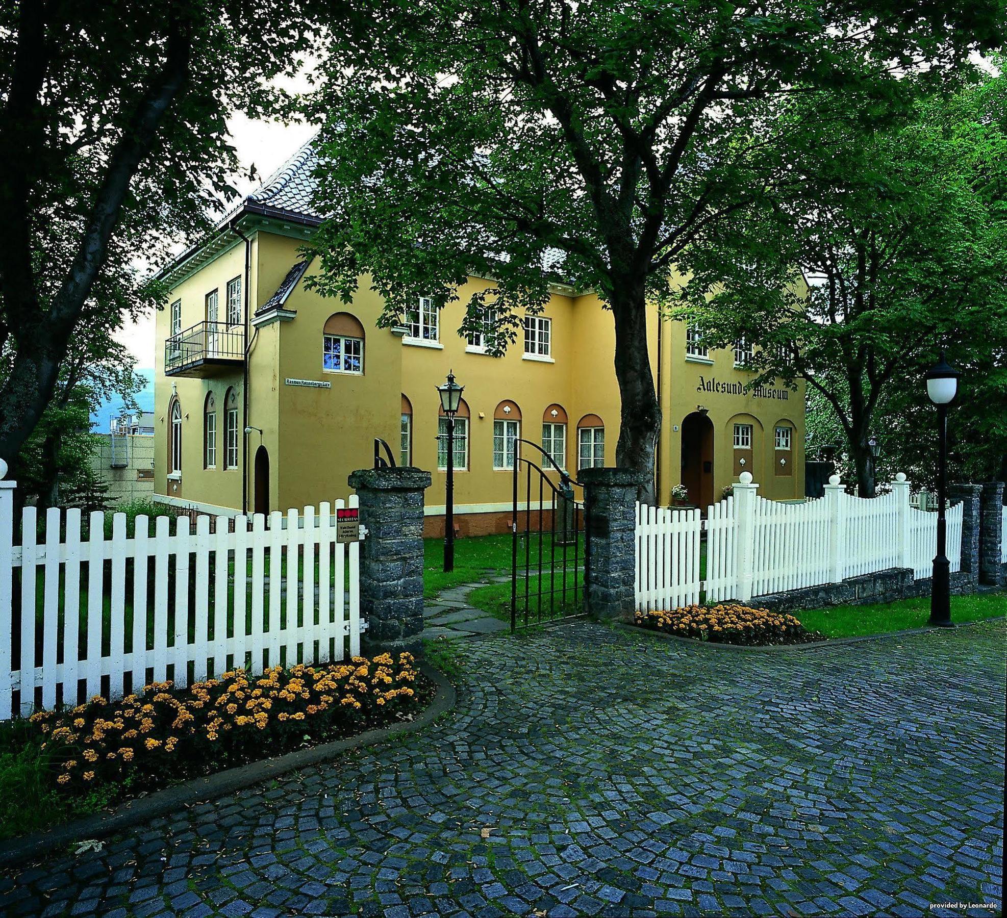 Thon Partner Hotel Baronen Alesund Exterior photo